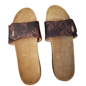 2/$30 Bandals Tan Brown Leather Strap Textured‎ Design Slides Sandals Size 7